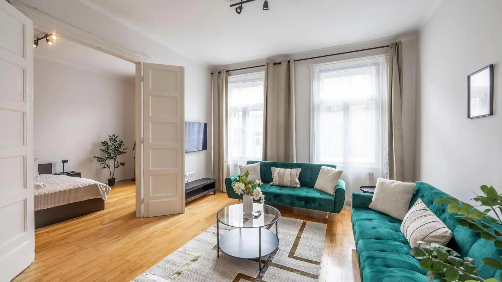 Stylish & Cozy City Center Apartment By Prestige Homes Budapest
