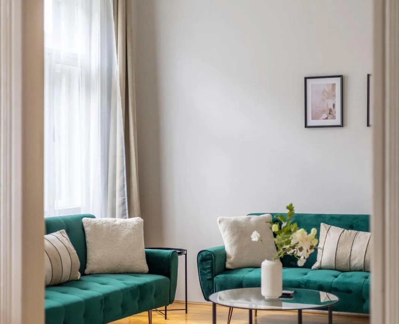 Stylish & Cozy City Center Apartment By Prestige Homes Budapest